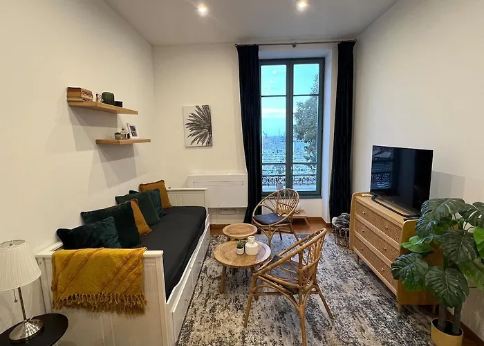 Cozy Studio, Exceptional View Of Lympia Harbor *