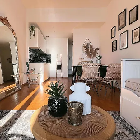 Cozy Studio, Exceptional View Of Lympia Harbor Apartamento *